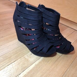 Madden Girl | Black Booties